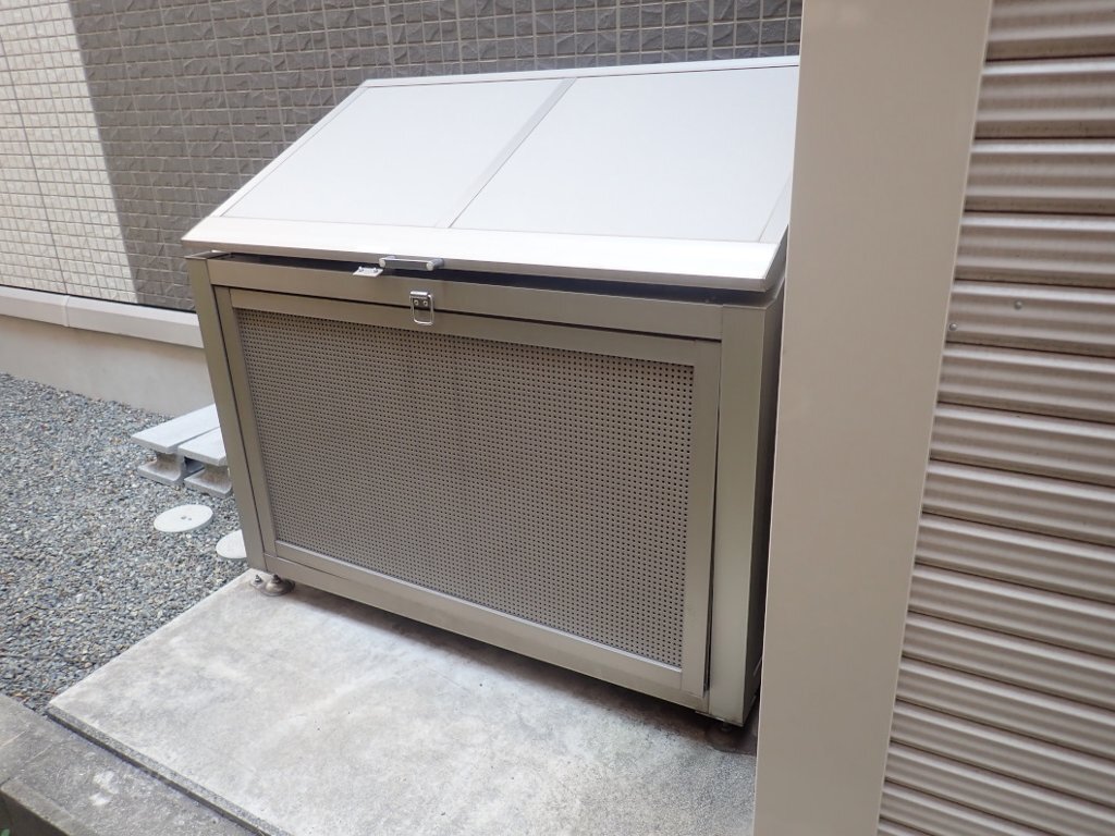 拡大写真:リュミエール 1階101の専用ゴミ置場