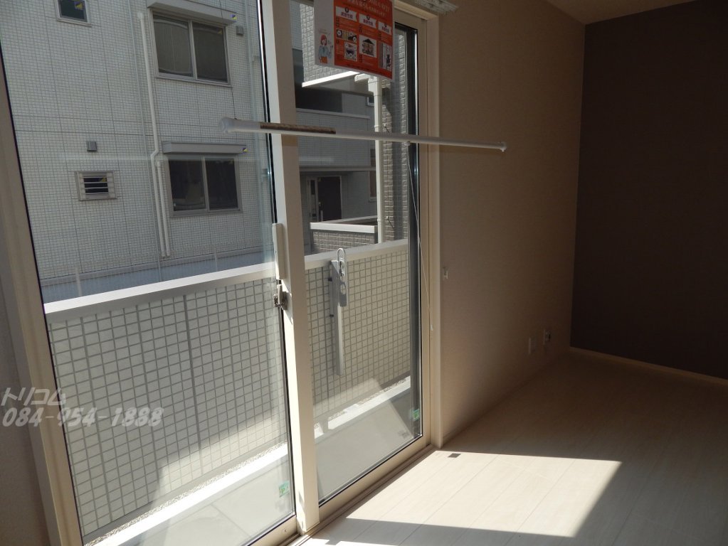 拡大写真:D-roomCⅢ 1階101の室内物干し