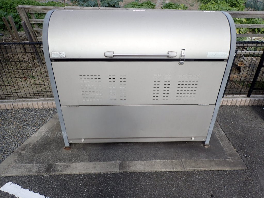 拡大写真:Sunny Court,(サニーコート) 1階103の専用ゴミ置き場