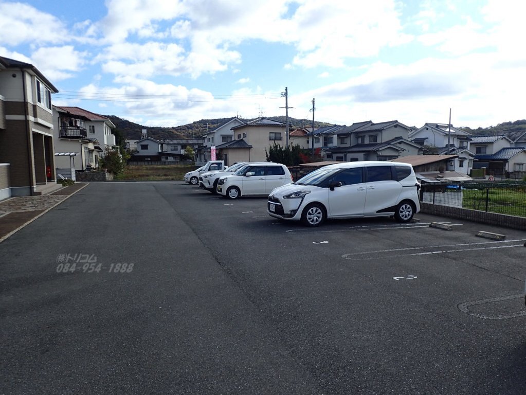 拡大写真:Sunny Court,(サニーコート) 1階103の駐車場