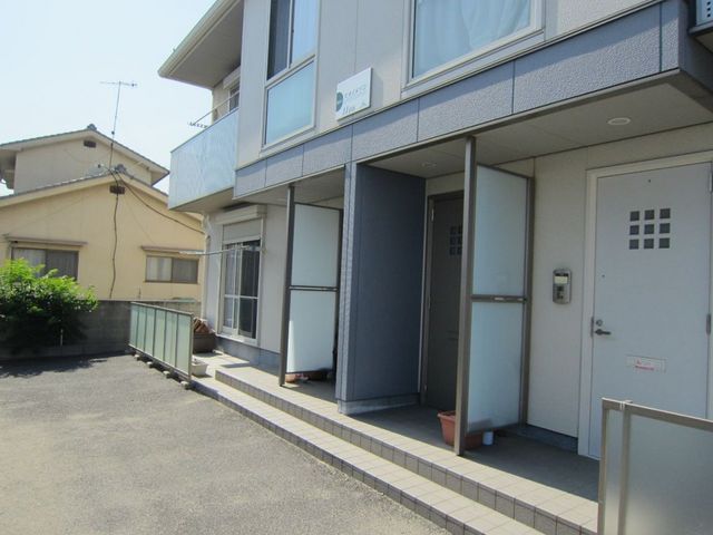 拡大写真:スカイメゾン11番館 2階202の外観写真(昼)