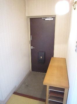 拡大写真：コーポラス多治米 1階103の玄関(イメージ)