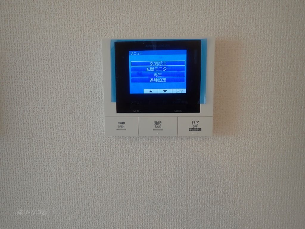 拡大写真:メゾンドミュゼ 2階205のカメラ付インターホン