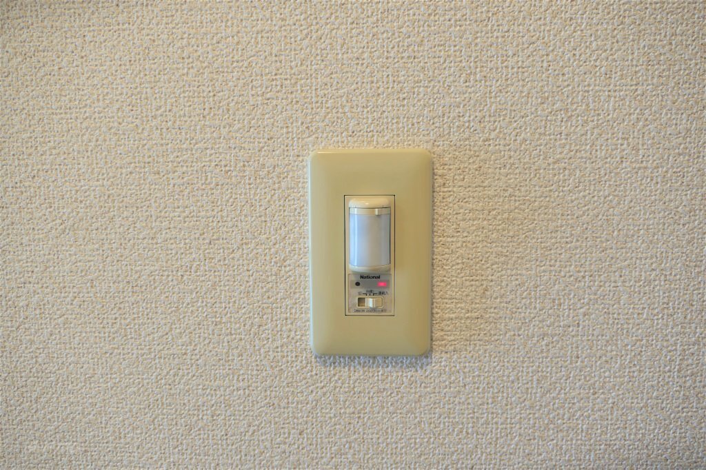 拡大写真：パークサイド西町 3階302の人感センサー照明(イメージ)