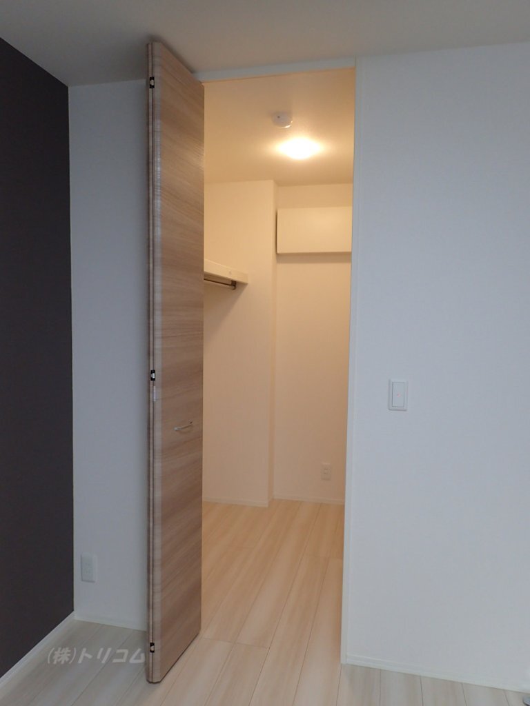 拡大写真:D-residence西町 3階302のウォークインクローゼット