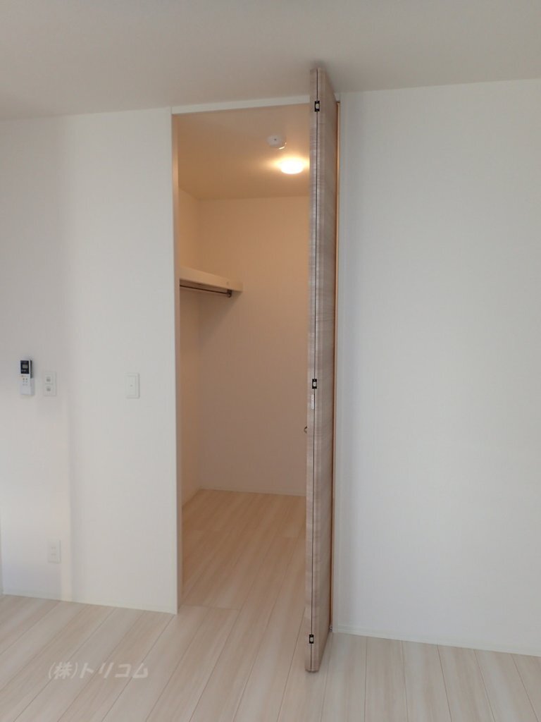拡大写真:D-residence西町 3階302のウォークインクローゼット