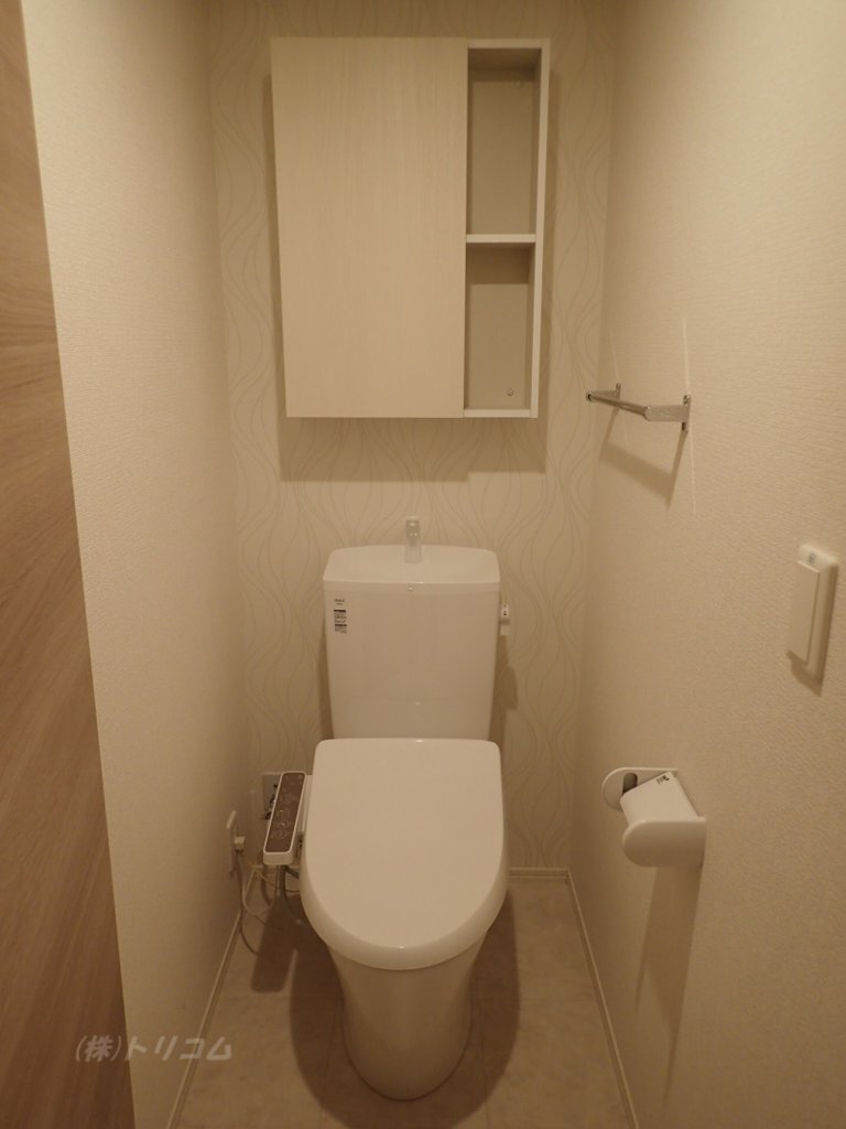 拡大写真:D-residence西町 3階302のシャワー付トイレ