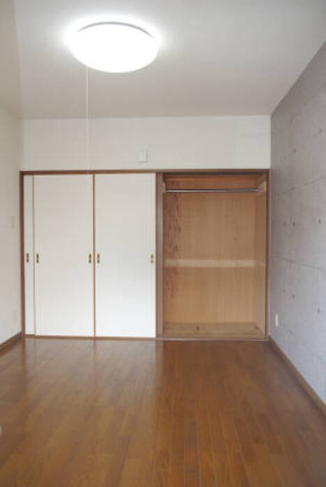 拡大写真:グランドキャッスル橋塚 3階305の収納
