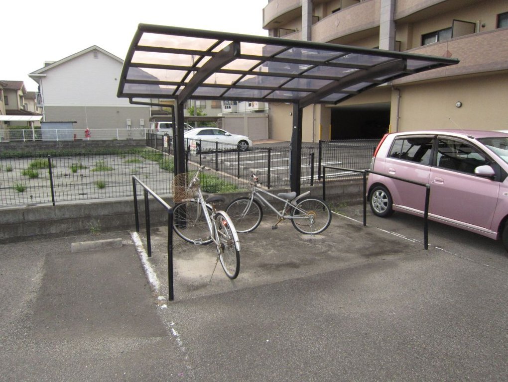 拡大写真:プレステージA 2階201の駐輪場
