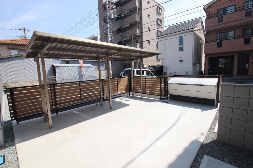 拡大写真:西町SUZUKAZE 1階102の専用ゴミ置場