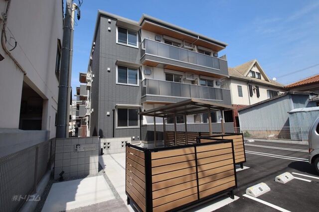 拡大写真:西町SUZUKAZE 1階102の外観写真(昼)