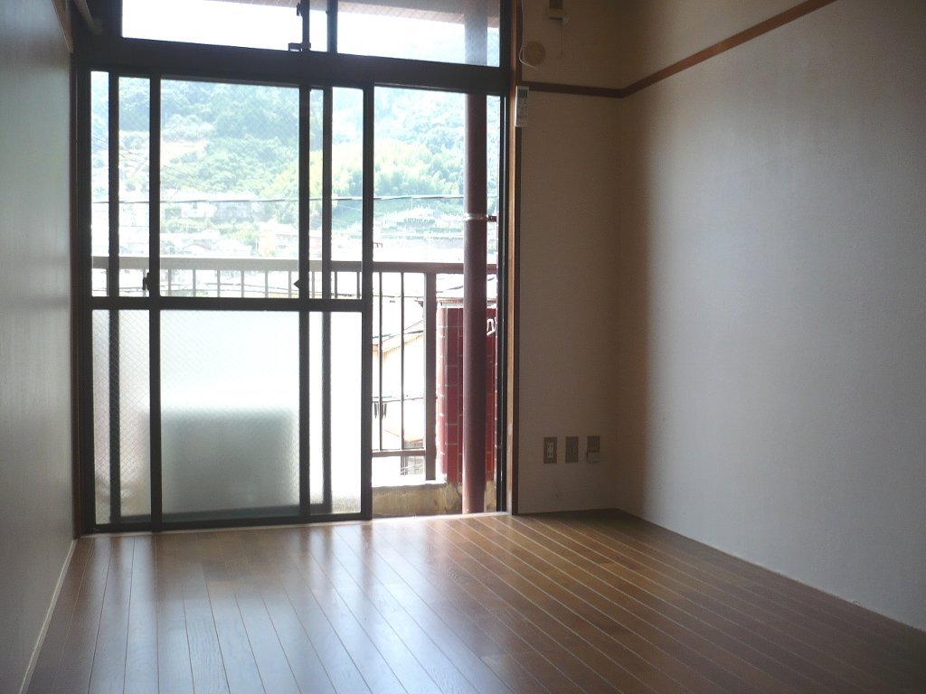 拡大写真：長崎市宿町 305の室内