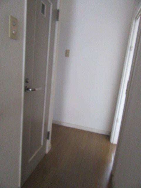 拡大写真：長崎市新地町 3Fの玄関