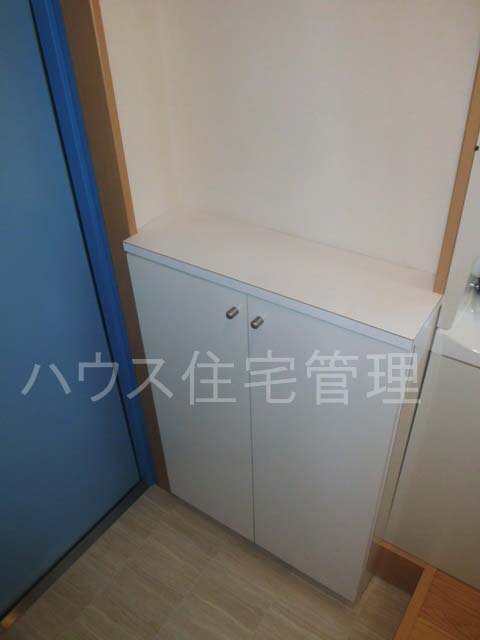 拡大写真:高槻市富田町2丁目 2階206の下駄箱
