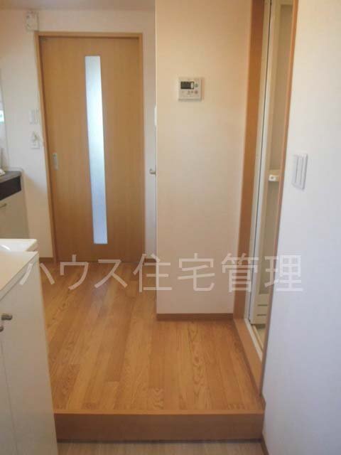 拡大写真:高槻市富田町2丁目 2階206の玄関