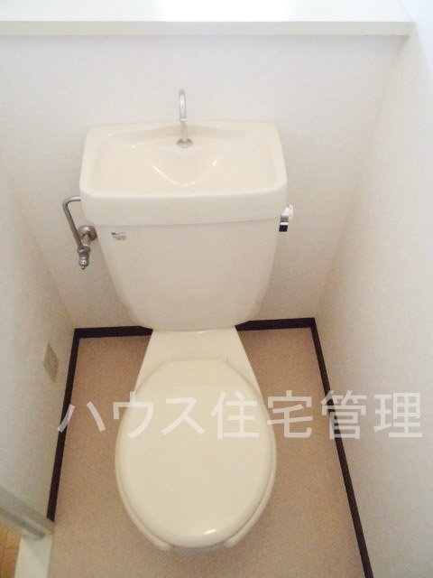 拡大写真:高槻市富田町1丁目 3階302のトイレ
