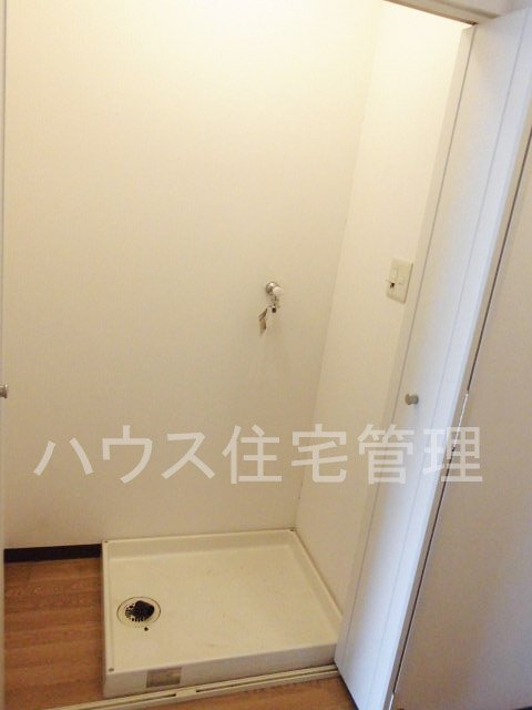 拡大写真:高槻市富田町1丁目 3階302の洗濯機置場
