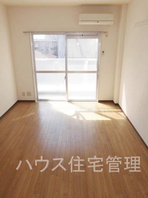 拡大写真:高槻市富田町1丁目 3階302の洋室