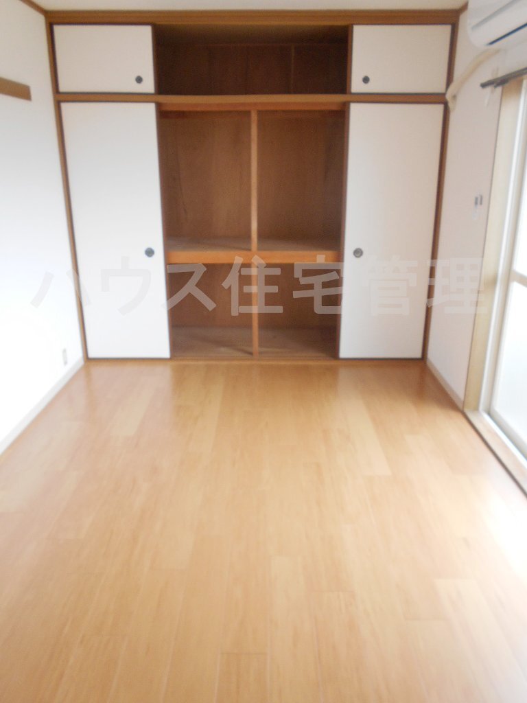 拡大写真:高槻市如是町 2階202の洋室
