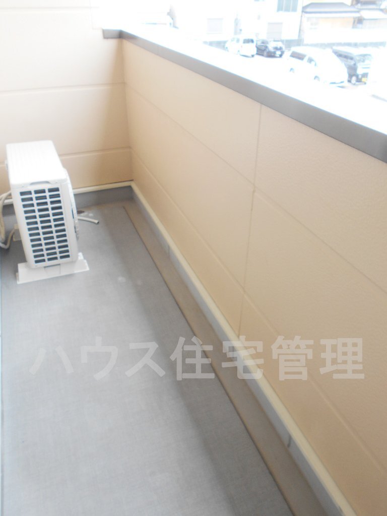 拡大写真:高槻市如是町 2階202のベランダ