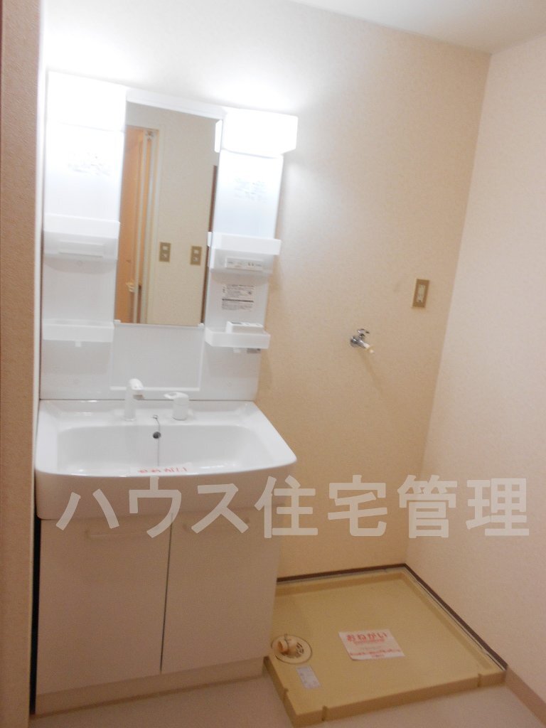 拡大写真:高槻市如是町 2階202の洗髪洗面化粧台