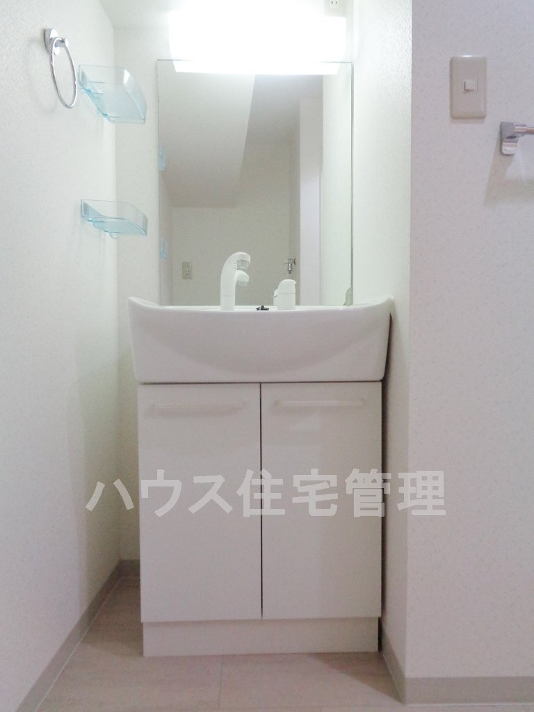 拡大写真：高槻市大畑町 3階301の洗髪洗面化粧台