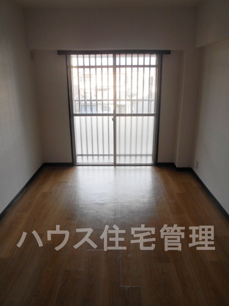 拡大写真:高槻市寿町1丁目 3階304の洋室
