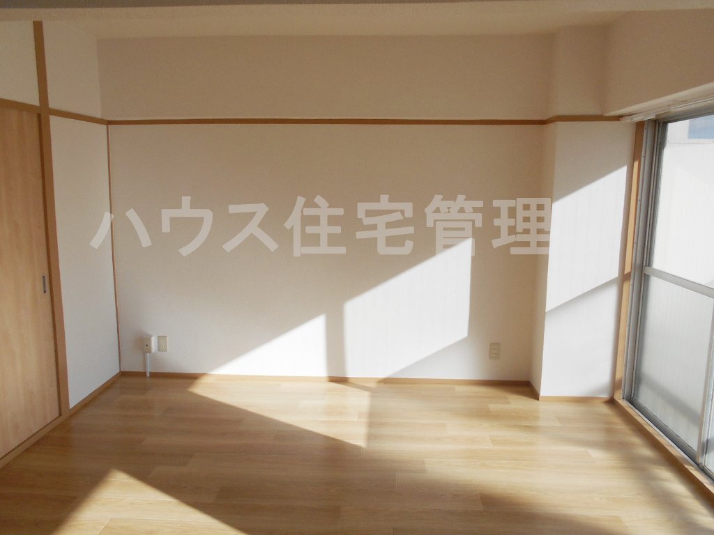 拡大写真:高槻市寿町1丁目 3階304のリビング