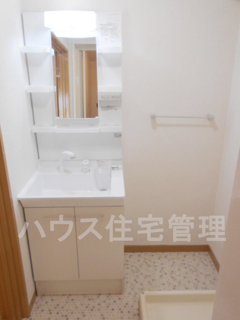 拡大写真:高槻市寿町1丁目 3階304の洗髪洗面化粧台