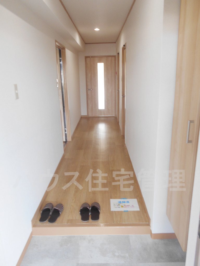 拡大写真:高槻市寿町1丁目 3階304の玄関