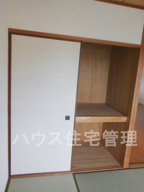 拡大写真:高槻市栄町1丁目 2階202の収納(イメージ)