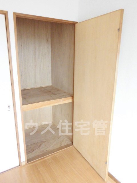 拡大写真:高槻市栄町1丁目 2階202の収納(イメージ)