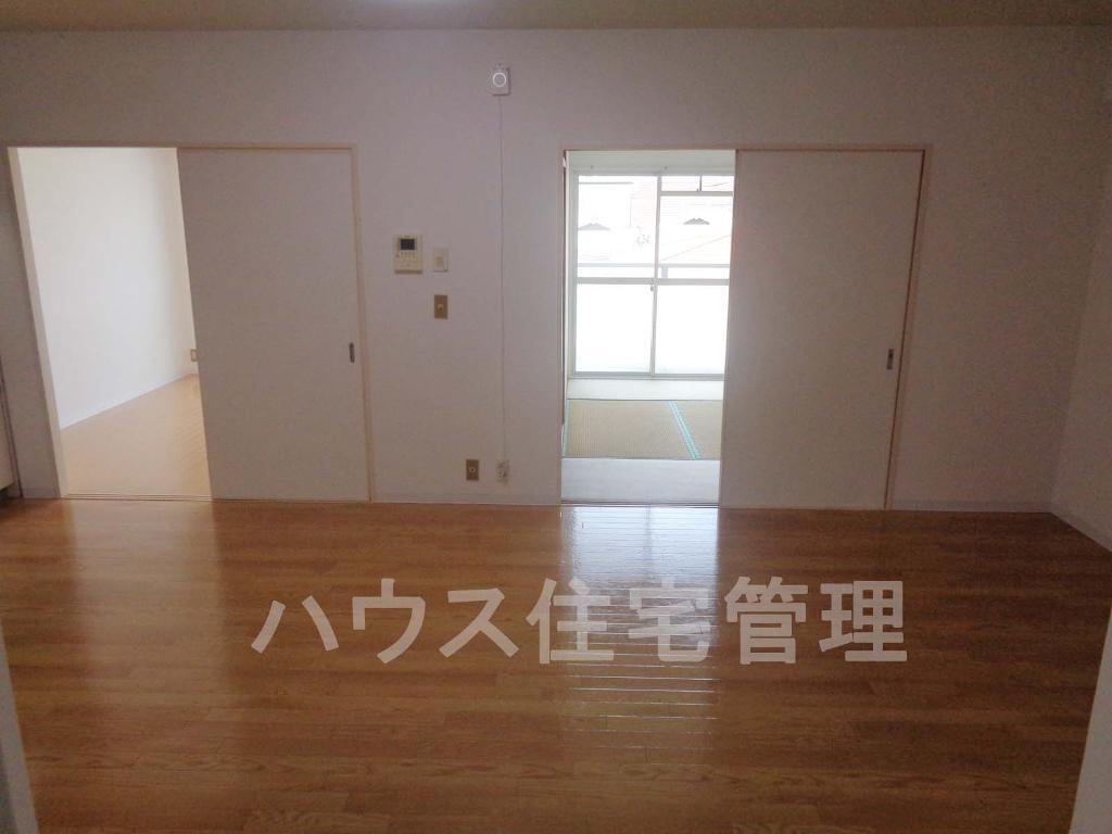 拡大写真:高槻市如是町 3階302のリビング