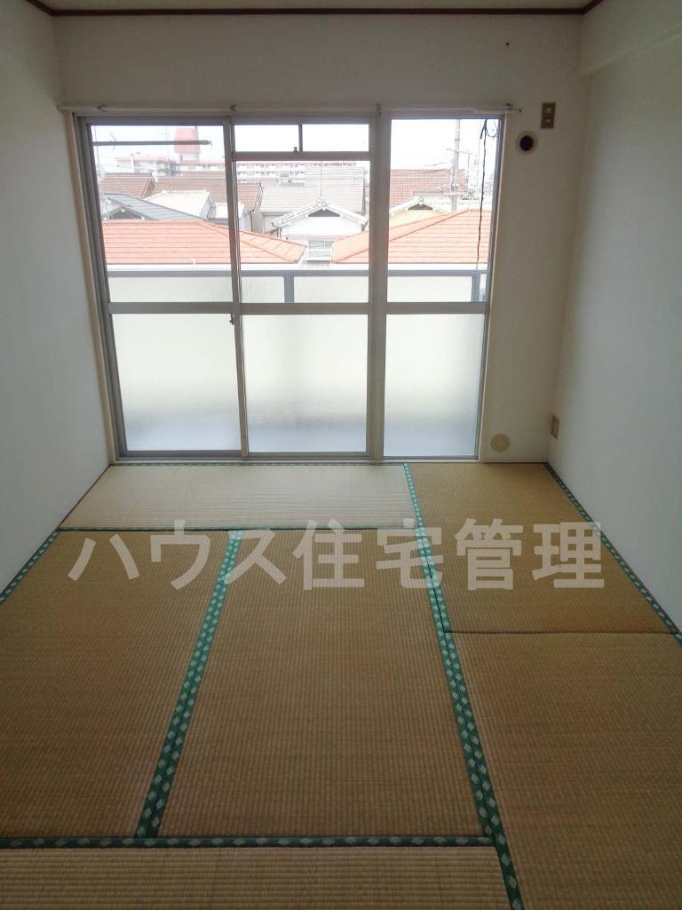 拡大写真:高槻市如是町 3階302の和室