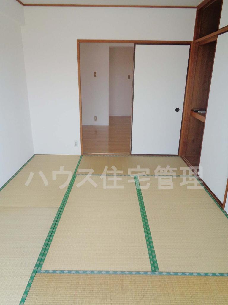 拡大写真:高槻市如是町 3階302の和室