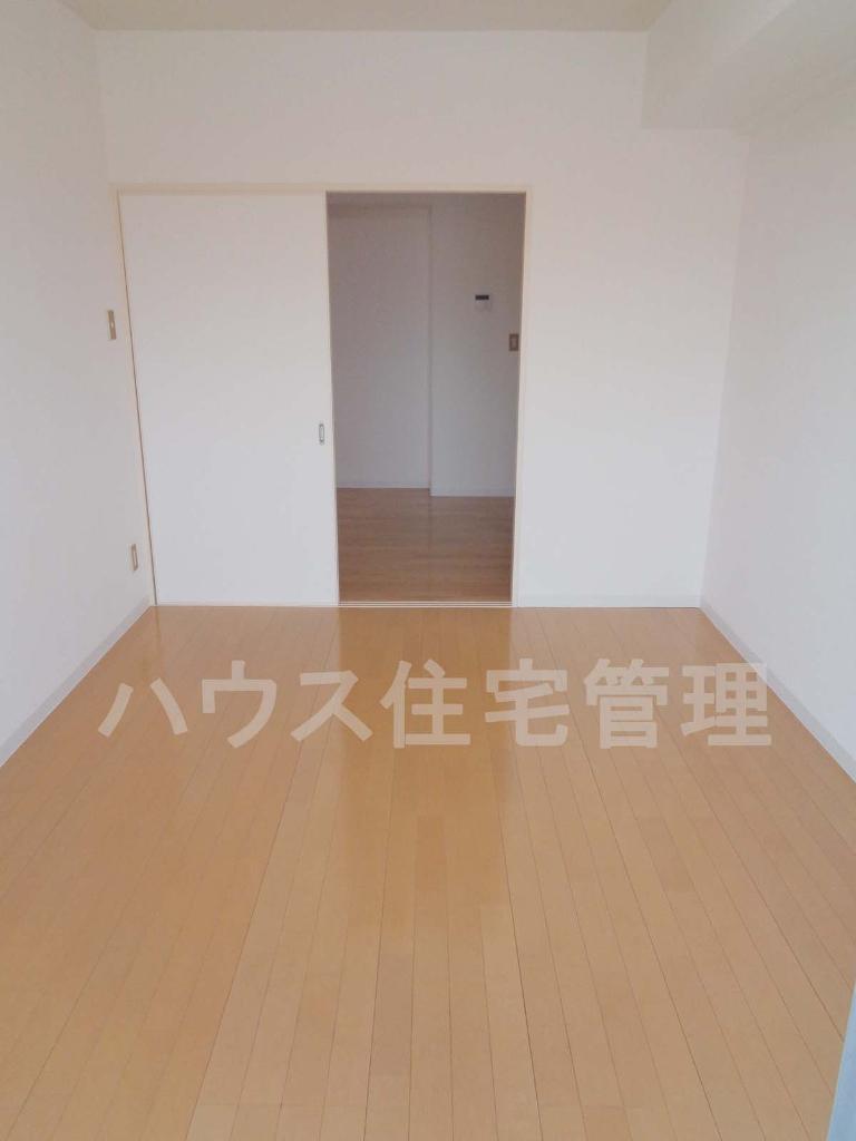 拡大写真:高槻市如是町 3階302の洋室