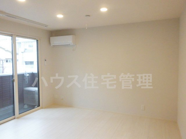 拡大写真:高槻市栄町4丁目 1階102の洋室