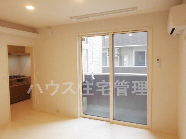 拡大写真:高槻市栄町4丁目 1階102の洋室