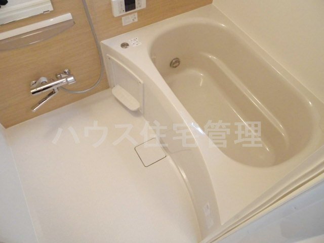 拡大写真:高槻市栄町4丁目 1階102のバス