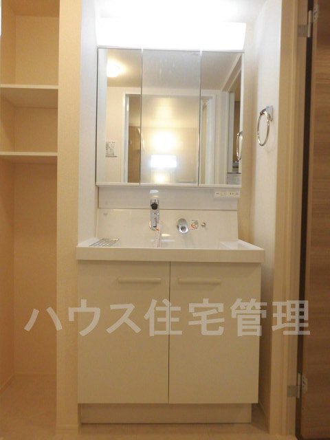 拡大写真:高槻市栄町4丁目 1階102の洗髪洗面化粧台