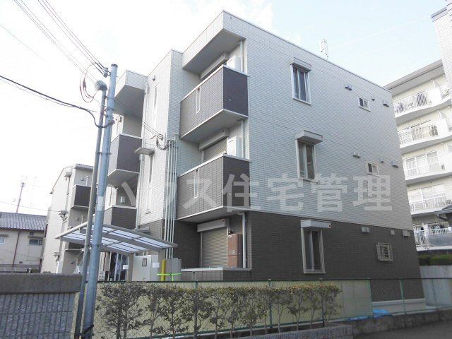拡大写真:高槻市栄町4丁目 1階102の外観写真(昼)