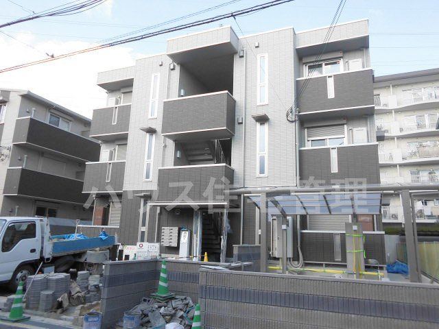 拡大写真:高槻市栄町4丁目 1階102の外観写真(昼)