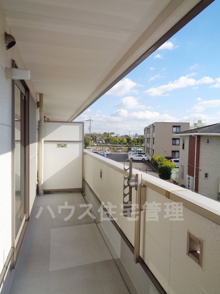 拡大写真:高槻市大冠町2丁目 2階202のベランダ