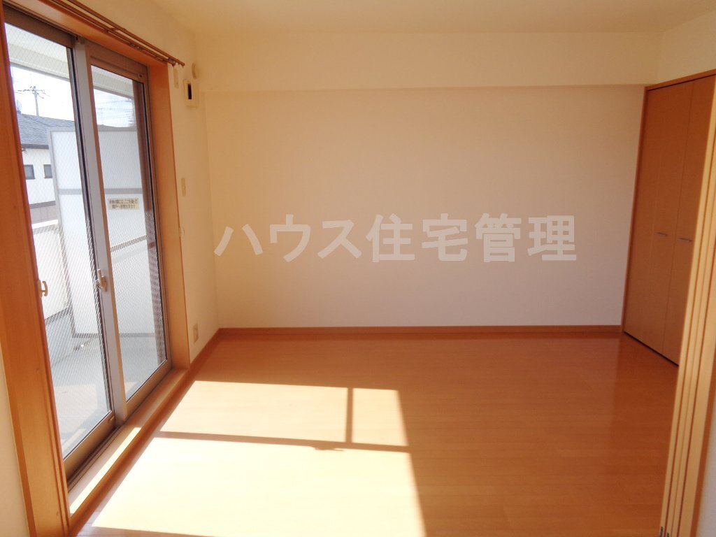 拡大写真:高槻市大冠町2丁目 2階202の洋室