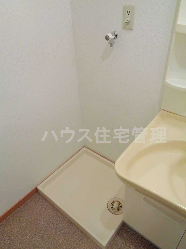 拡大写真:高槻市大冠町2丁目 2階202の洗濯機置場