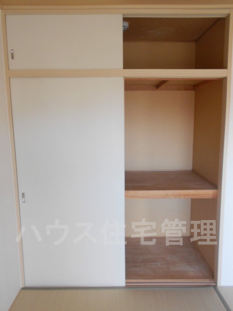 拡大写真:高槻市氷室町1丁目 2階202の収納