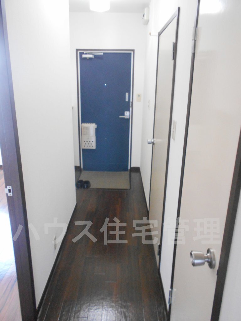 拡大写真:高槻市氷室町1丁目 2階202の廊下