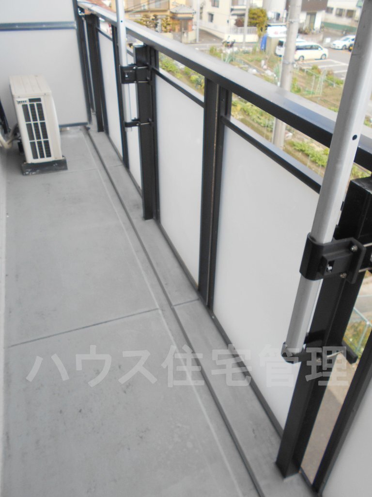 拡大写真:高槻市氷室町1丁目 2階202のベランダ