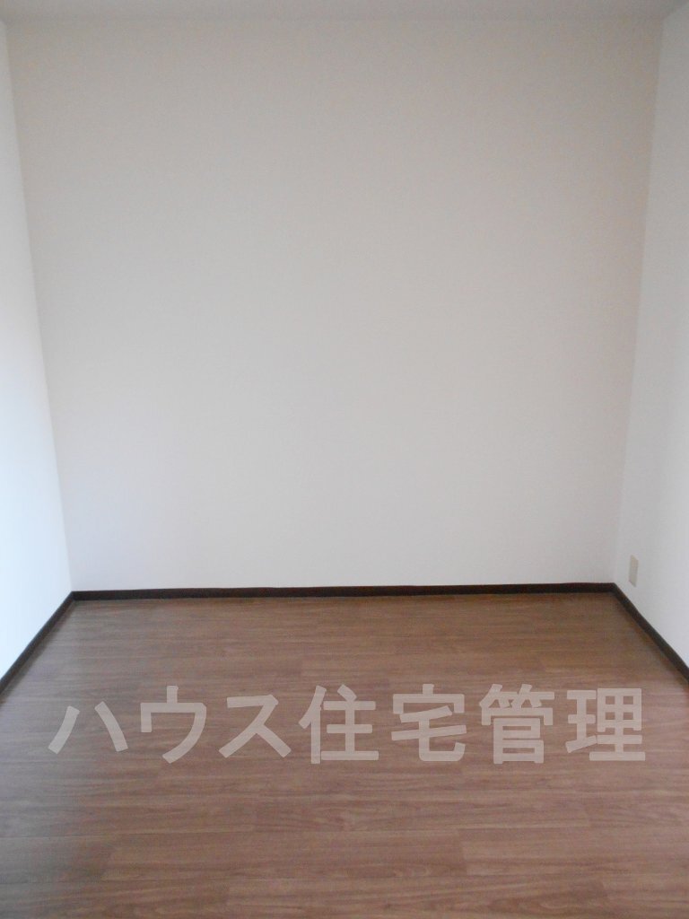 拡大写真:高槻市氷室町1丁目 2階202のリビング