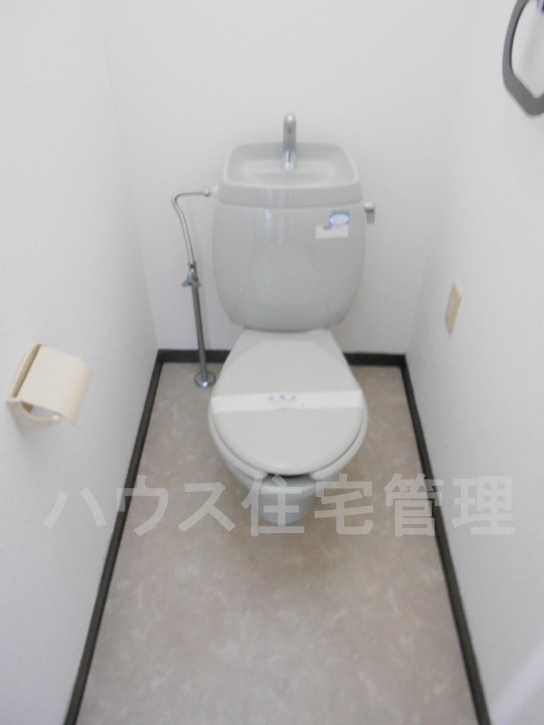 拡大写真:高槻市氷室町1丁目 2階202のトイレ
